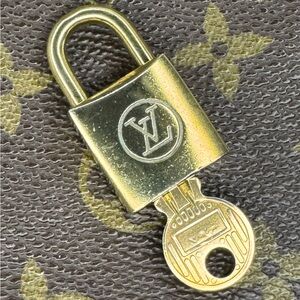 LOUIS VUITTON 🔐 LOCK & KEY #230